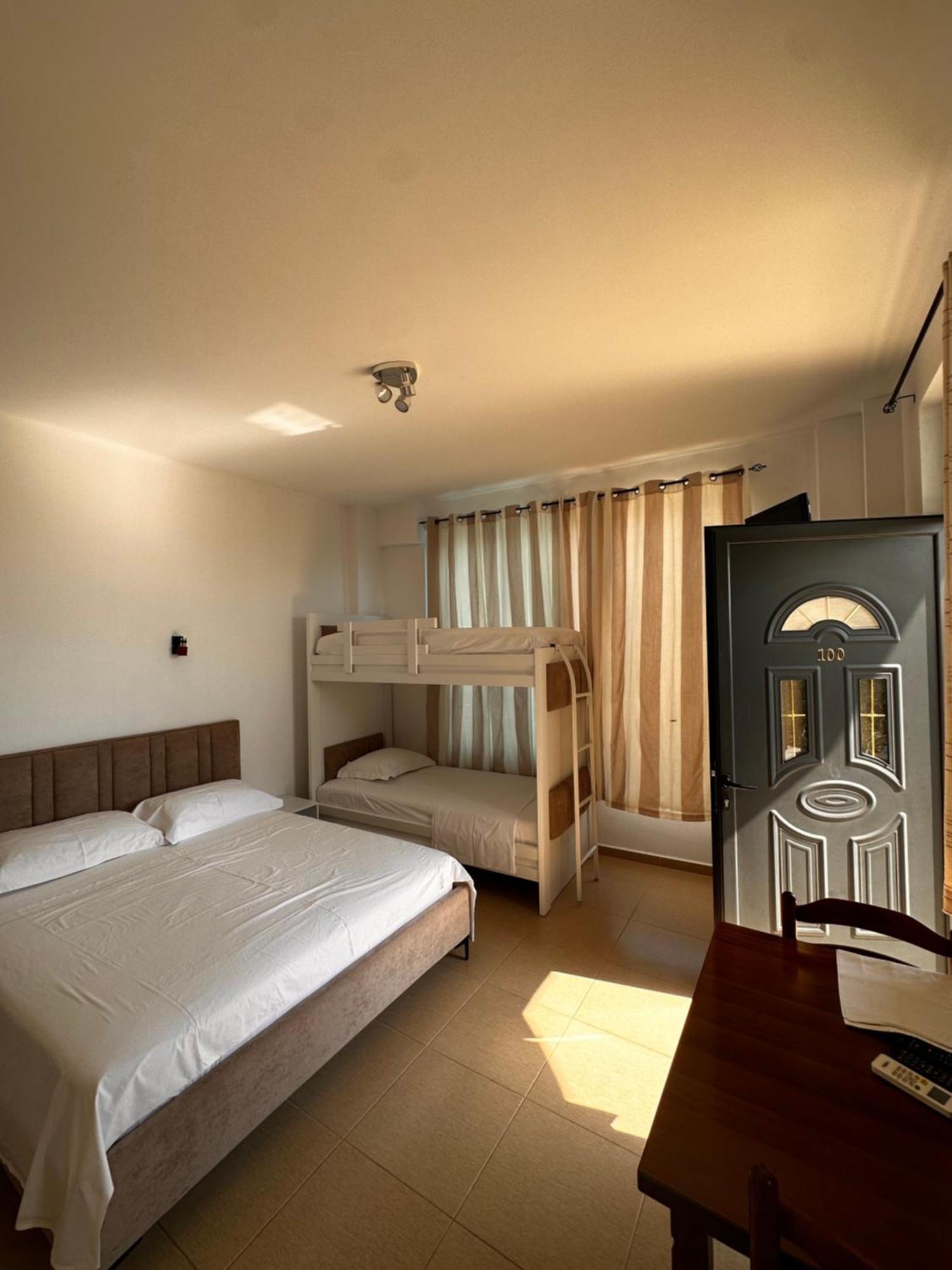Hotel Belle Vue Ксаміл Екстер'єр фото